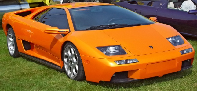 Lamborghini-Diablo-Orange-front-angle-orange